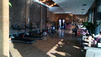 溫泉里的健身器材 當舒適享受遇見技術(shù)創(chuàng)新